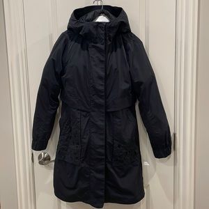 Lululemon Coat. Black, light weight. Size 6 (roomy). Like new.